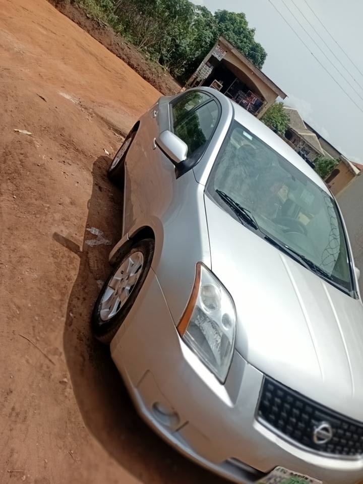 A picture of Nissan sentral 2009