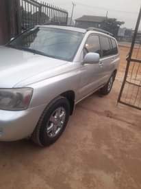 A picture of XMAS BONANZA Toks standard 2005model Toyota highlander 3rows