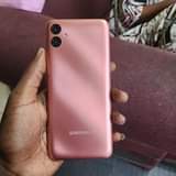 A picture of SAMSUNG A04e 0655695769 32GB BEI 150 000 FACE I D