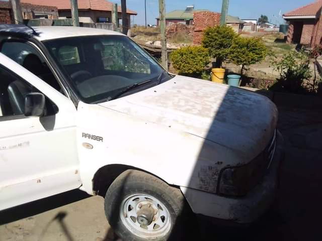 classifieds/cars ford
