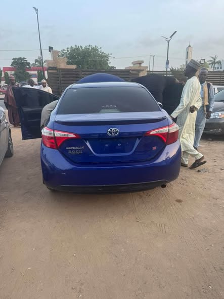 A picture of TOYOTA COROLLA 2016