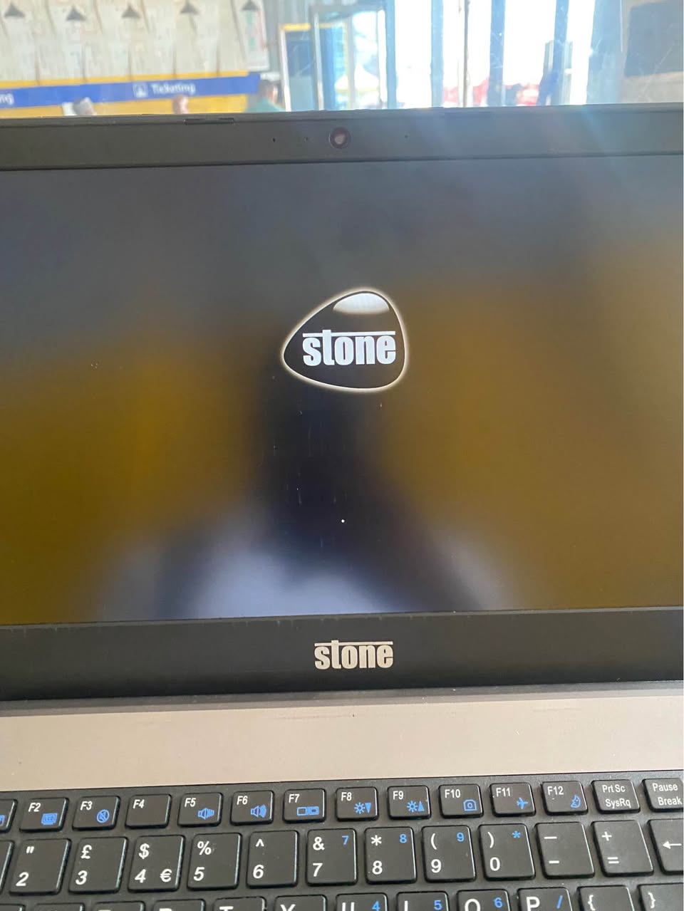 A picture of Used stone 15dxx 6th gen 8Gb ram 128Gb ssd core