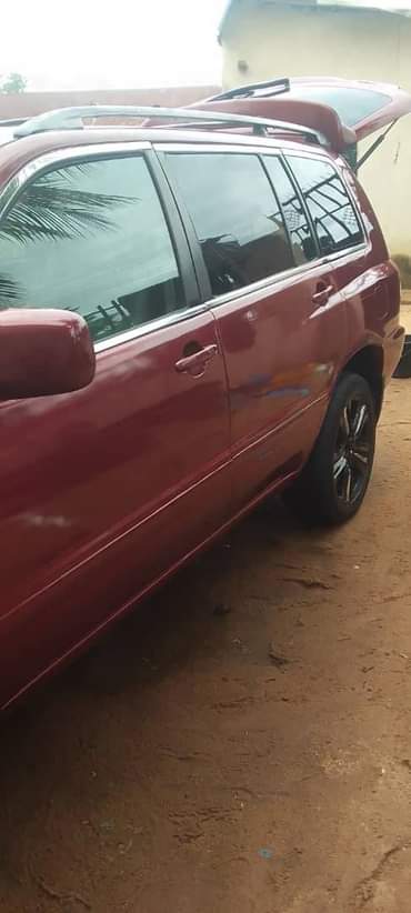 A picture of Toyota Highlander for sale Engine Gear Ac Price 3 7m