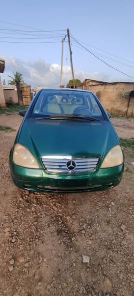 A picture of A very ckean and sound Benz A160 manual