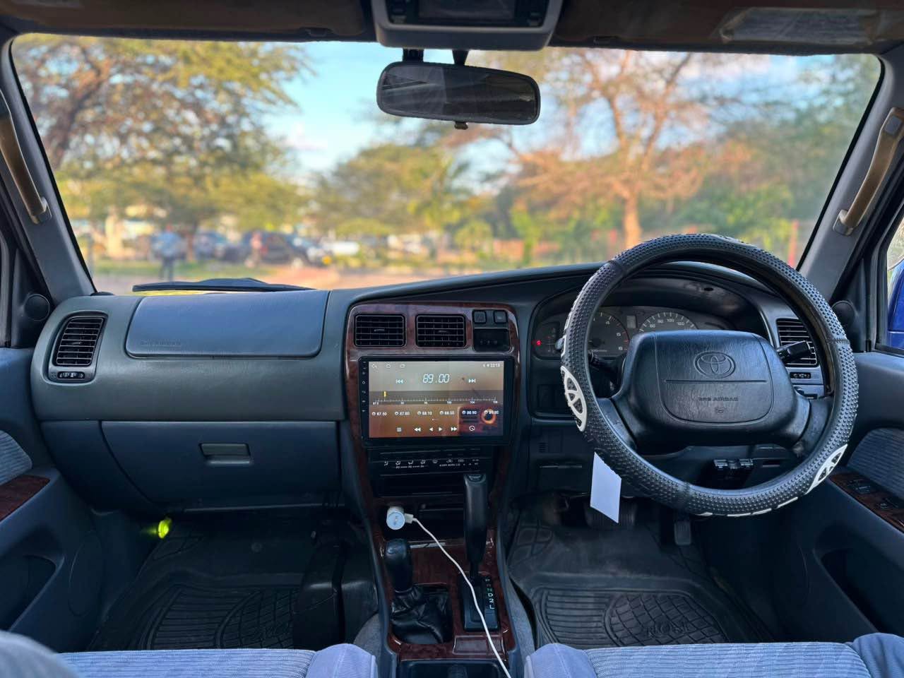 A picture of TOYOTA HILUX SURF DIESEL