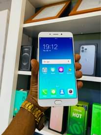 A picture of OPPO F1s GB64