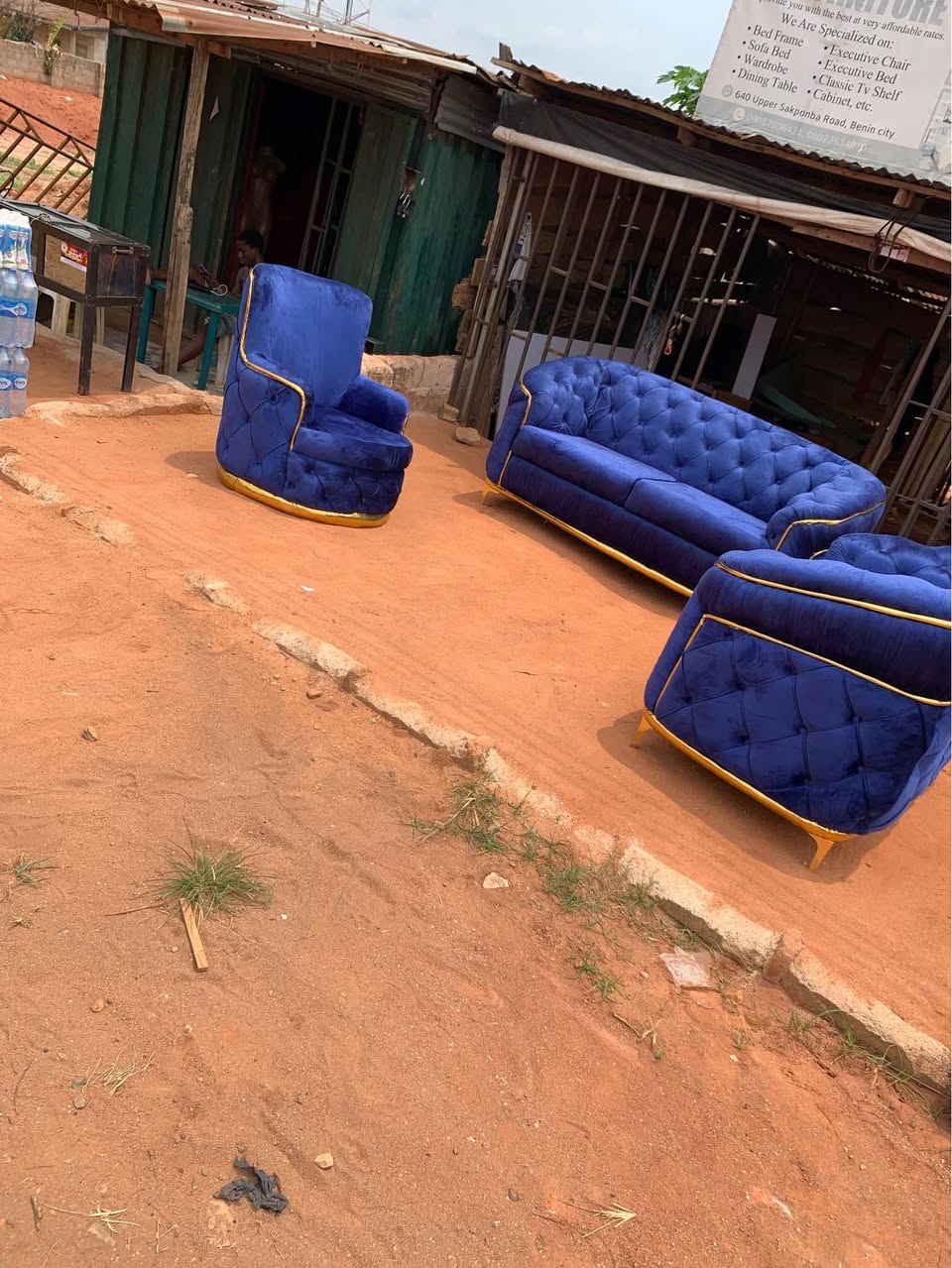 A picture of A complete set of chair