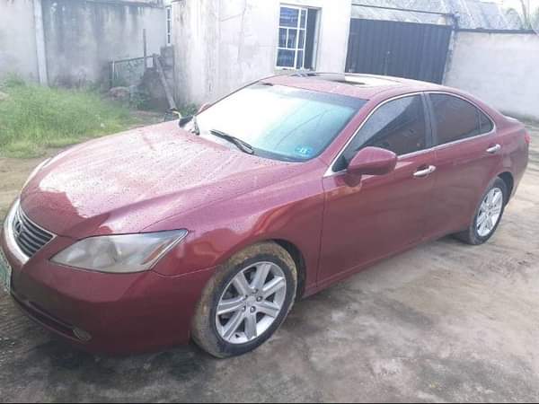 A picture of Lexus es350 everything is Belgium standard engine quiet gear very