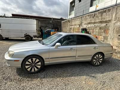 A picture of Hyundai XG 350 2005