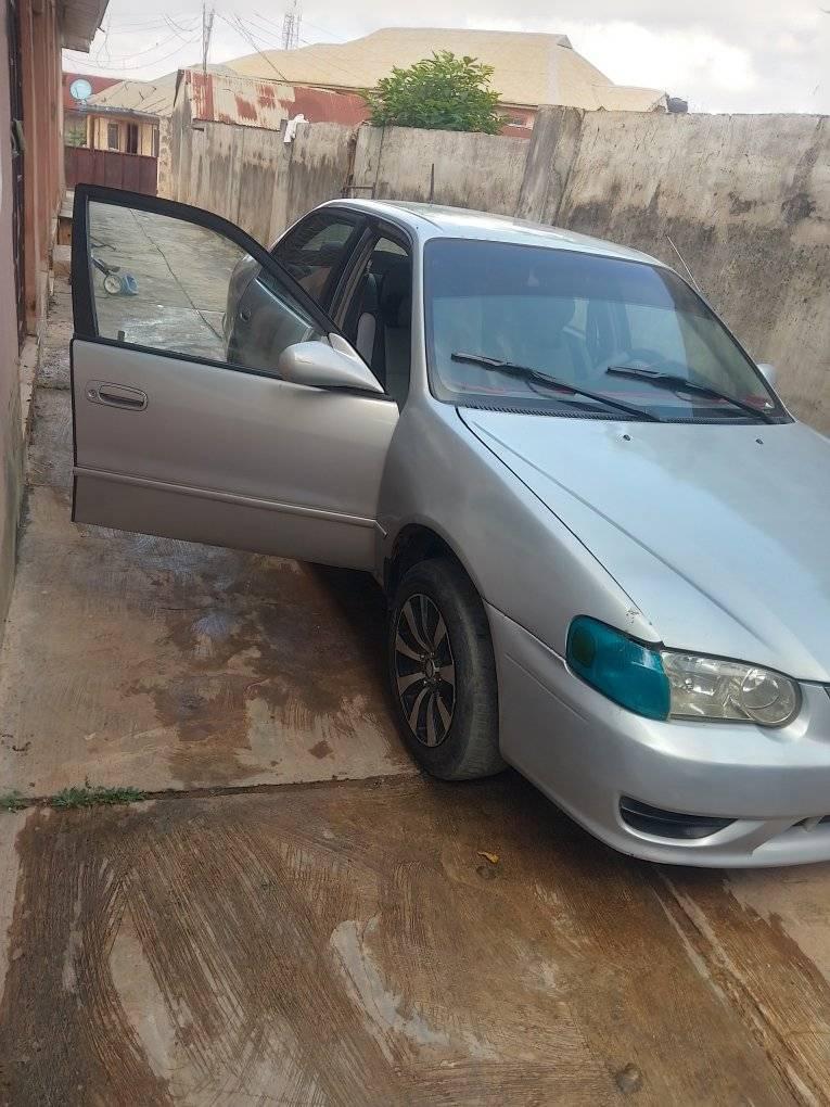 A picture of Toyota Corolla okerejuowoe automatic gear transmission very neat and clean