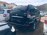 A picture of TOYOTA PRADO TX 2009