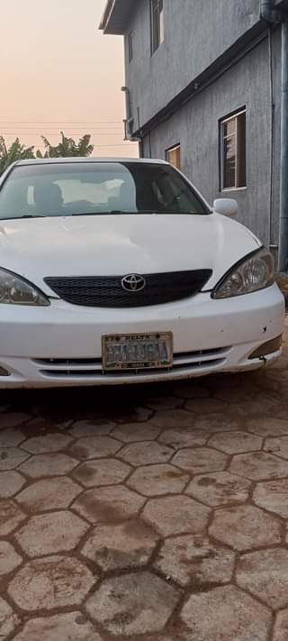 A picture of 2 4 Toyota Camry 09135957119