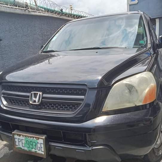 A picture of Honda pilot