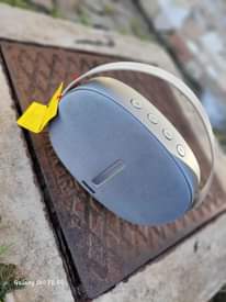 A picture of T8 w king Bluetooth speaker