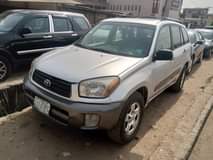 A picture of Sharp Toyota Rav4 2005 accident free with a sound engine