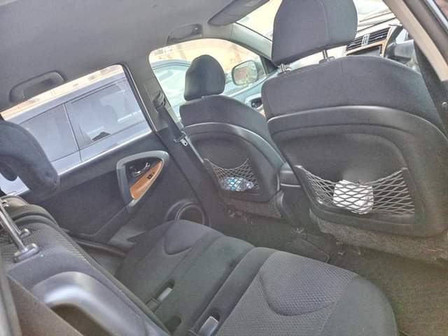 A picture of Toyota Corolla Rav4