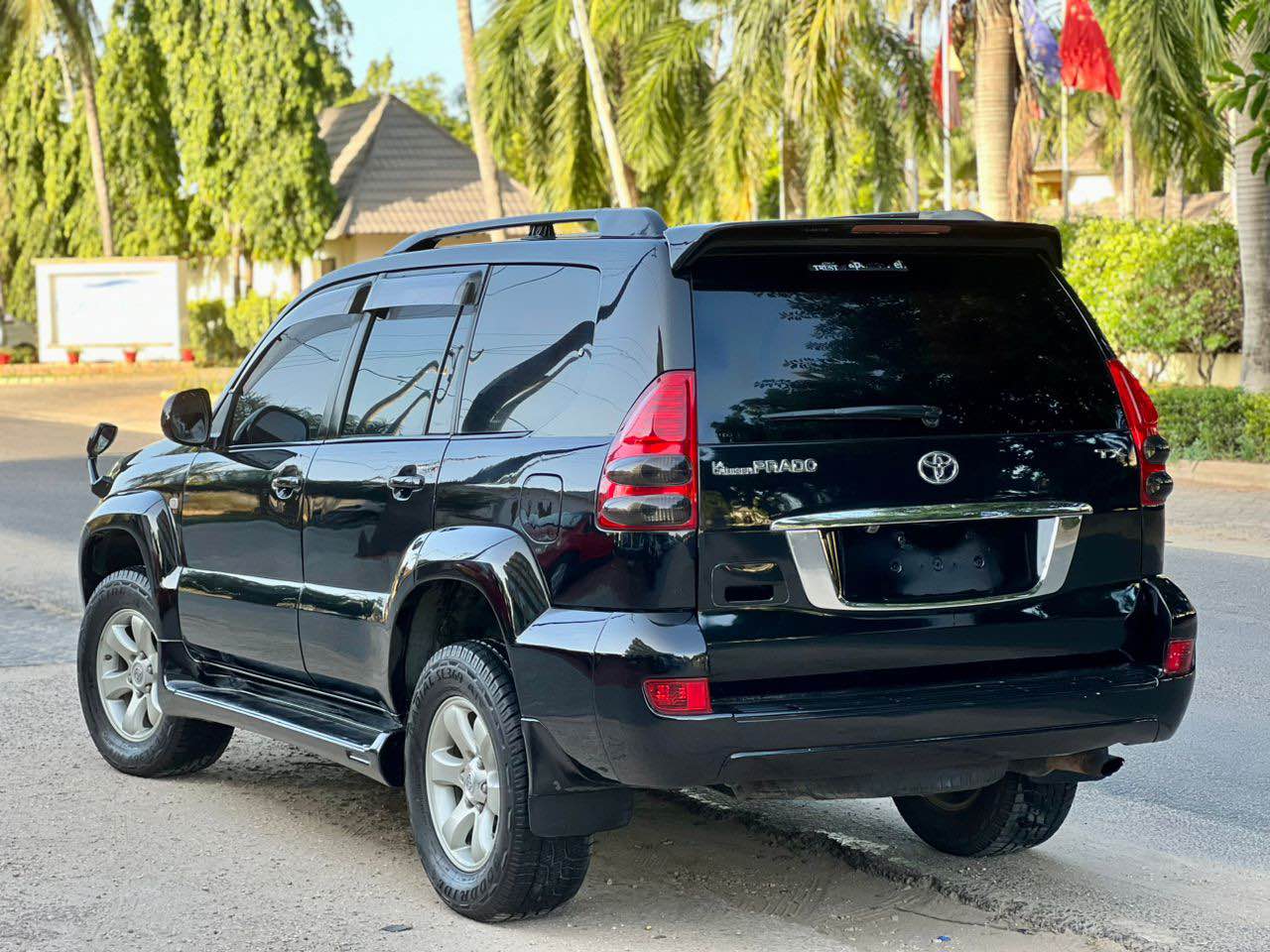 A picture of TOYOTA PRADO