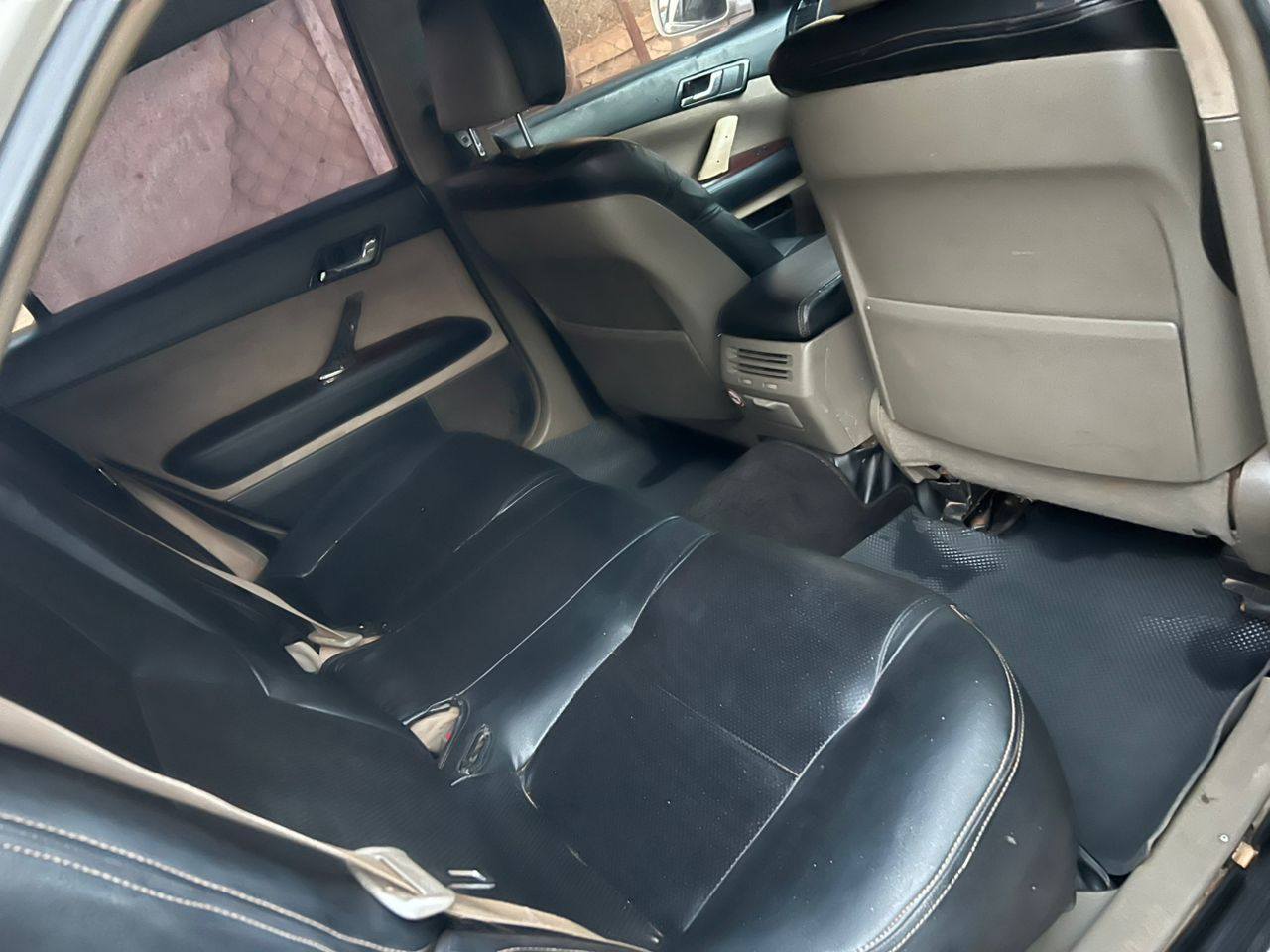 A picture of Toyota mark x