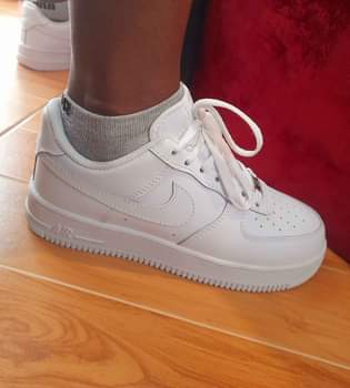 A picture of Air force white and black size 39 43
