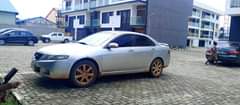 A picture of Engine and gear perfectly okay ac need attention call 09026733323