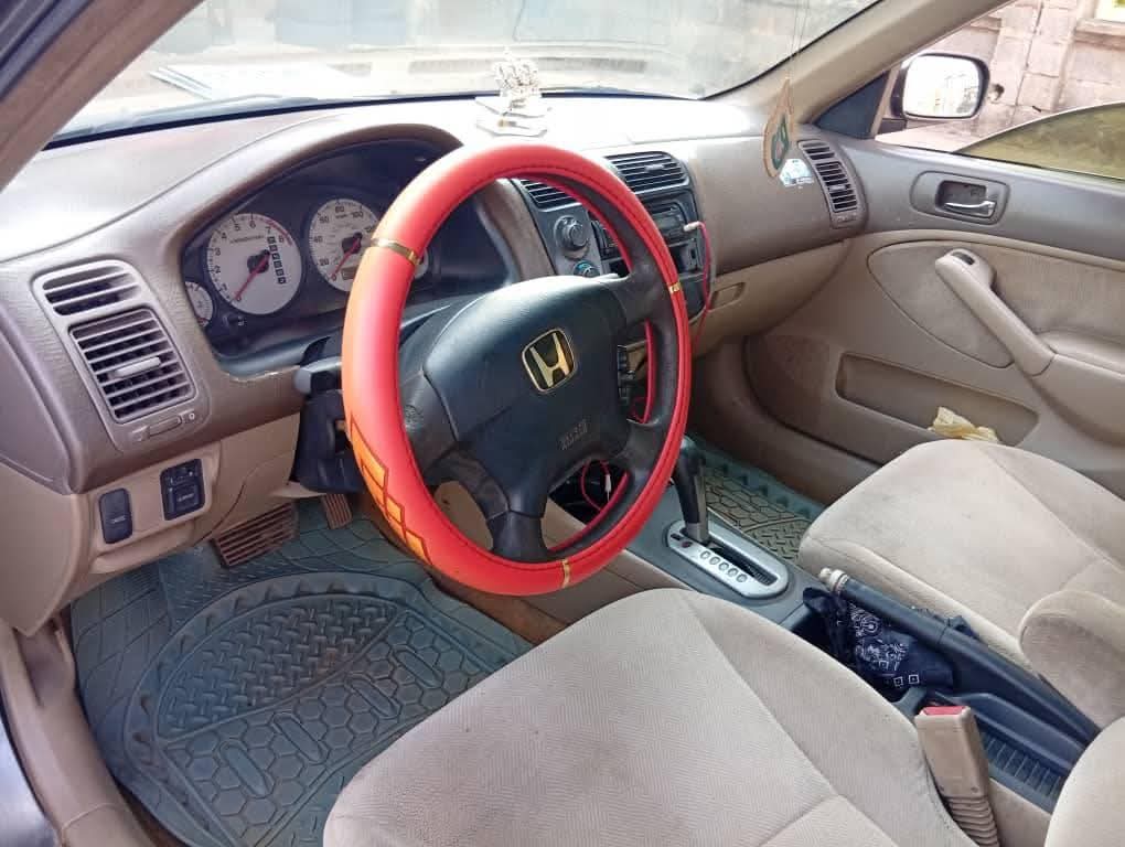 A picture of 2004 Honda civic 08122689832