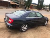 A picture of Owner need cash tomorrow for this 2004 xle Formica Toyota