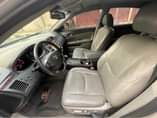 A picture of 2011 toyota avalon with navigation scream and revers cam