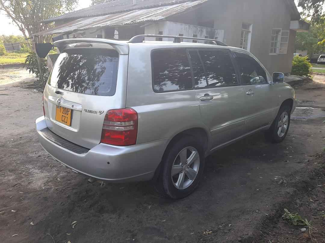 A picture of Toyota Kluger CZJ