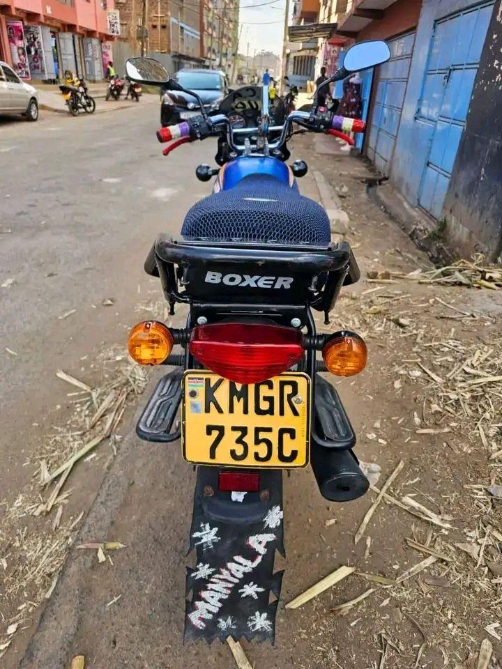 bajaj boxer