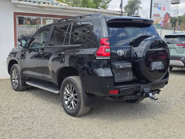 A picture of TOYOTA LANDCRUISER KAKADU SPORTS DIESEL READY TO BE IMPORTED UGX160M