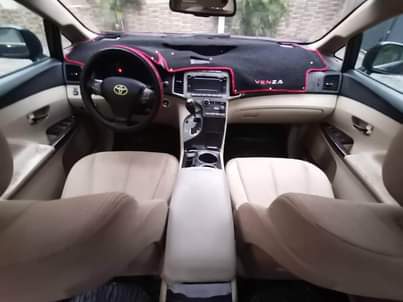 A picture of 2 years use 2011 Toyota venza Thumbstart double pano Full