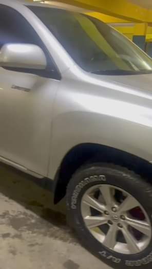A picture of Neatly used 2012 direct Toyota Highlander going for 9 3m