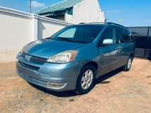 A picture of Brand Toyota Model Sienna XLE Year 2005 AC cooling Painted
