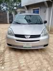 A picture of 2004 model sienna with AC front wheel drive nothing to