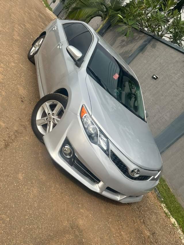 A picture of 2014 TOYOTA CAMRY