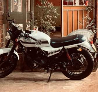 A picture of Hi Speed 150cc motorcycle unique