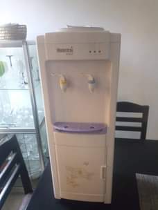A picture of Water dispenser
