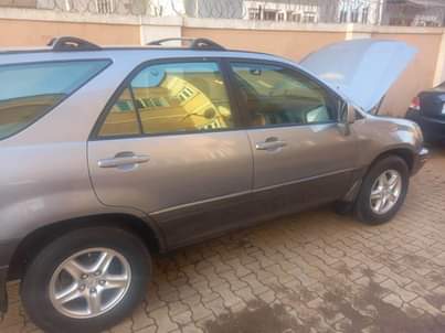 A picture of Lexus RX300