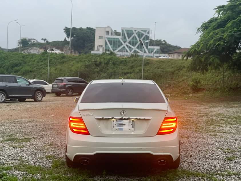 A picture of FOR SALE Super clean Mercedes Benz C350 2014 model with