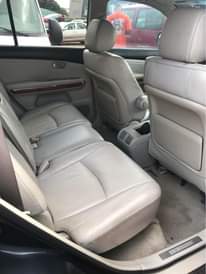 A picture of Lexus RX 330