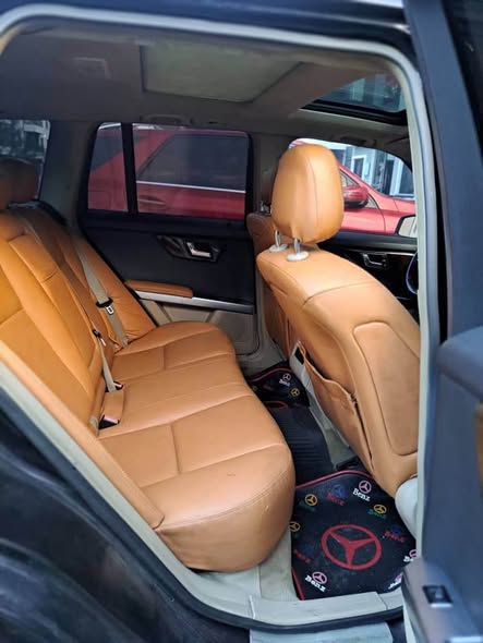 A picture of Mercedes Benz glk350 2012