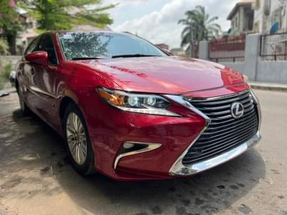 A picture of 2015 toks lexus es350 08163955406