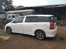 A picture of Toyota wish Namba CP Bei 6 8M Kanda ya ziwa
