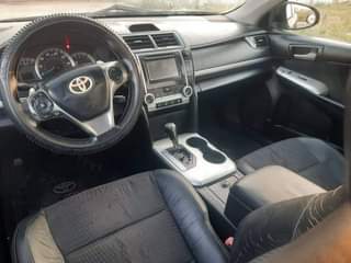 A picture of 2013 Toyota Camry SE