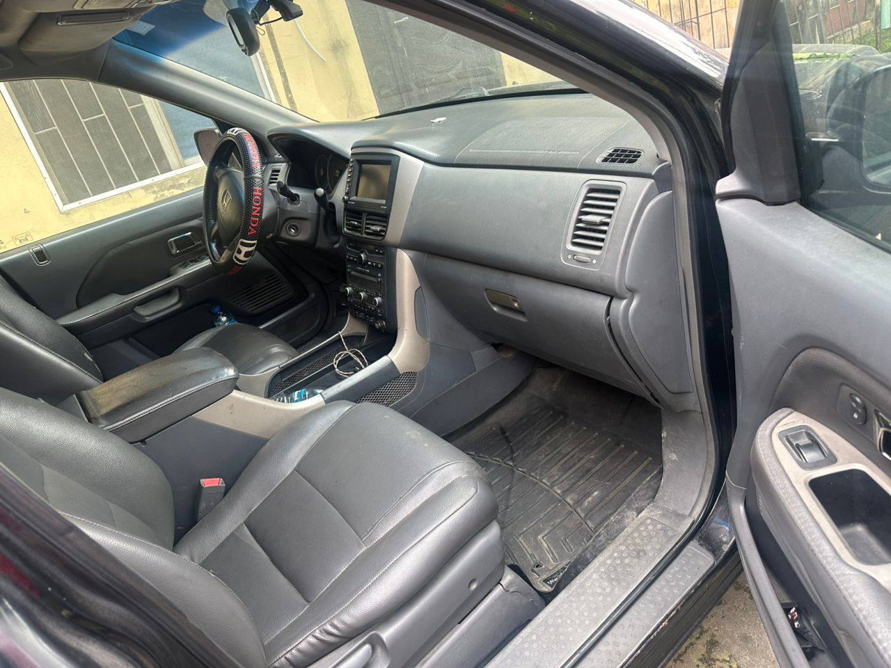 A picture of Distress Sale 2.950m Naira only. Honda Pilot 07035815903.