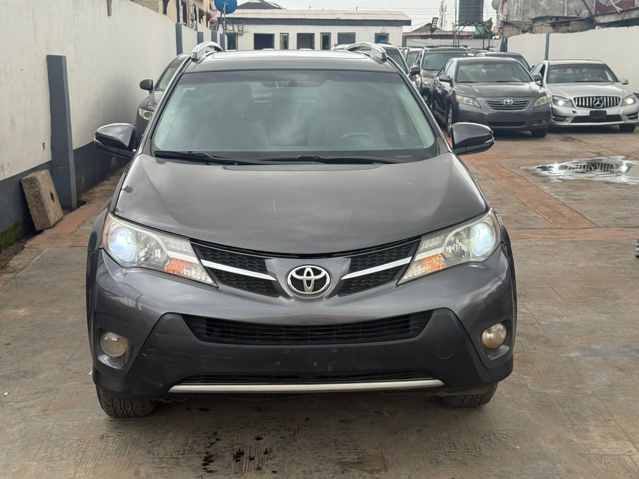 A picture of Reg Toyota RAV4 2013 XLE Model