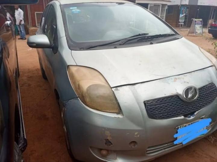 A picture of Alimoso 05 Toyota yaris automatic