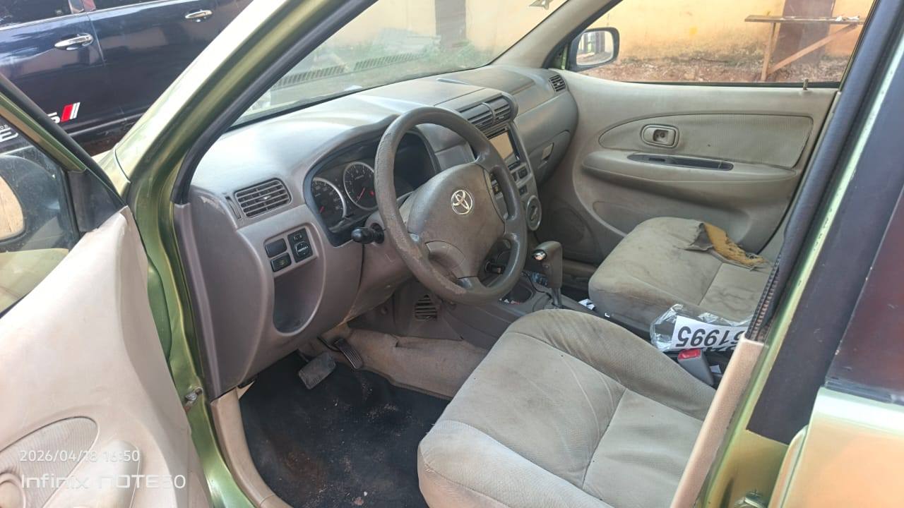 A picture of Urgent cash needed for this awoof Toyota Avanza engine Ac