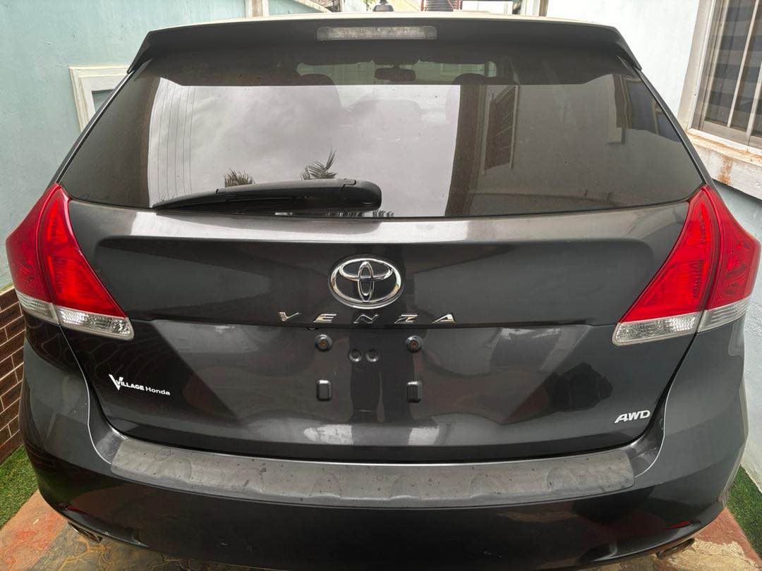 A picture of TOYOTA VENZA 2011 FOREIGN USED