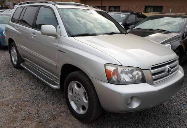 A picture of TOKUNBO Toyota High Lander YEAR MODEL 2005 TRANSMISSION Automatic CONDITION